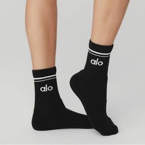 NEW Alo Yoga black white logo crew socks size Large